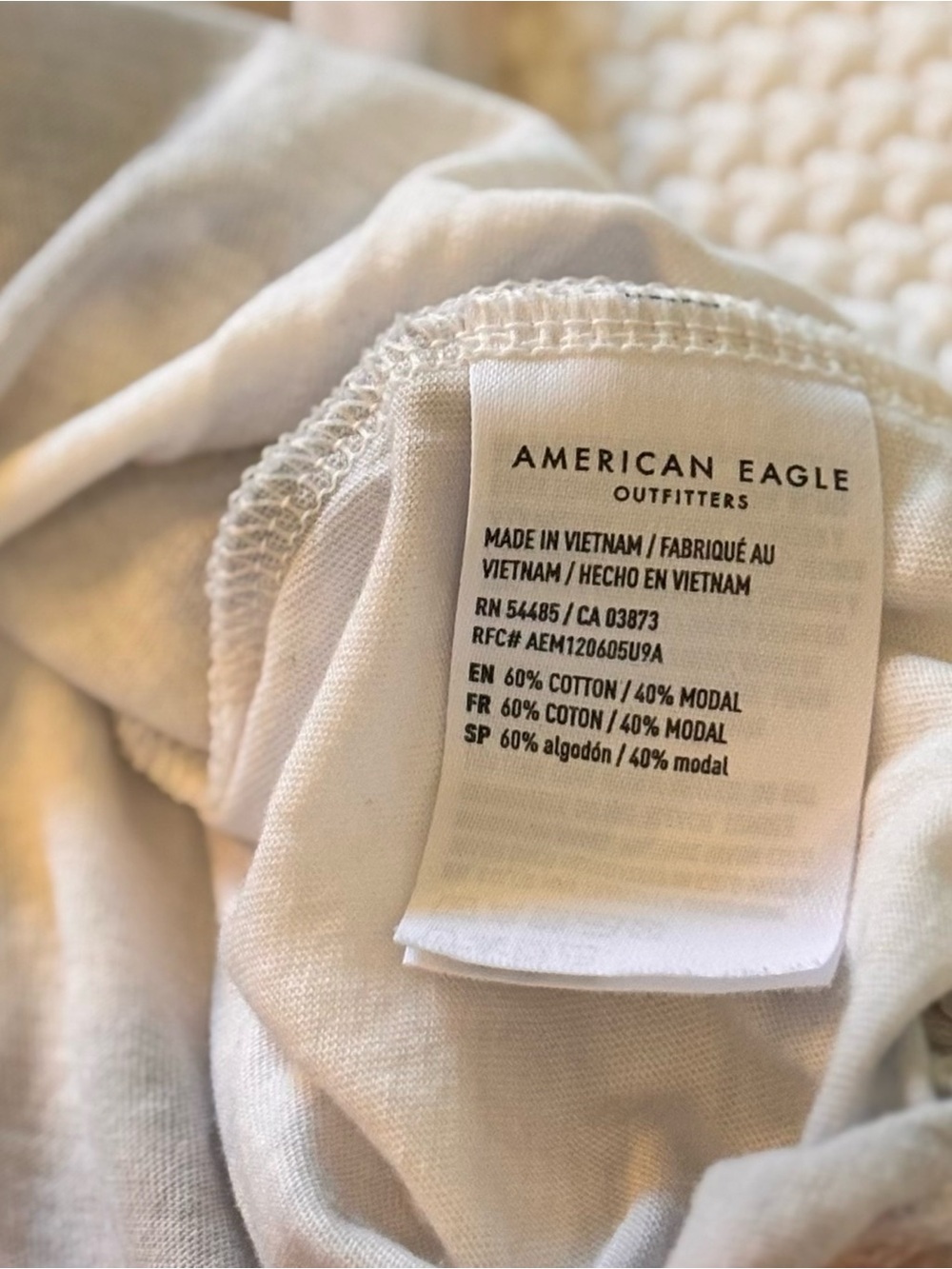 American Eagle Women’s Cropped Tie Dye Shirt SIZE LARGE - Picture 4 of 4